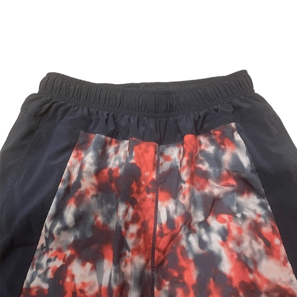 Peloton x Fourlaps 7” Bolt Shorts Men’ Athletic Drawstring
X19-03 - Picture 2 of 4